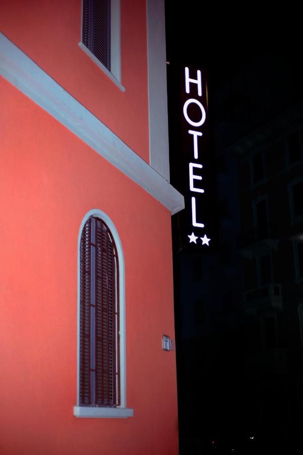 Hotel Fioralba Milan Exterior photo